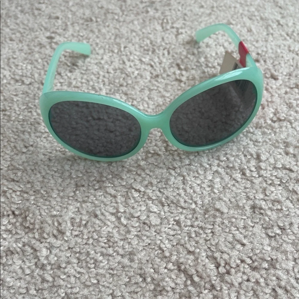 NWT Chic Mint Green Women's Sunglasses